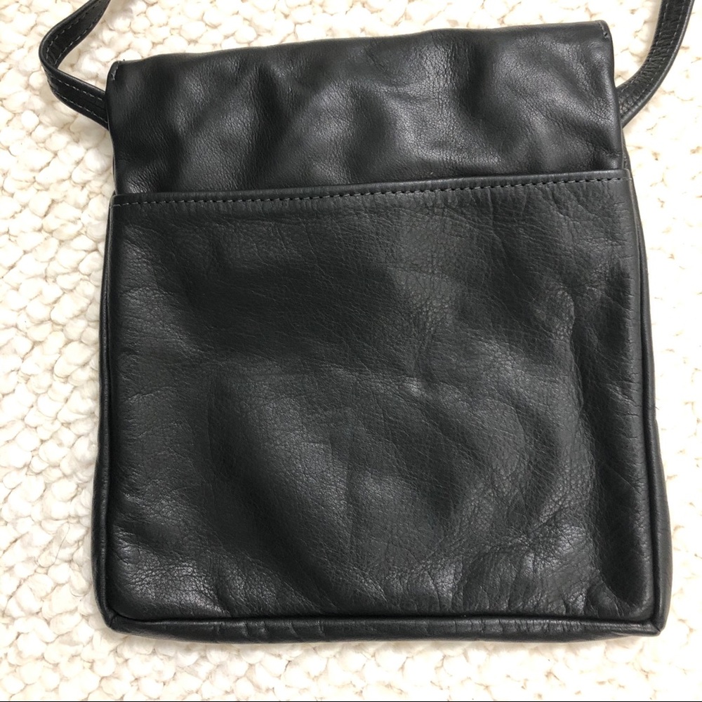 Breezy Mountain Leather Crossbody Black Bag - Picture 2 of 12